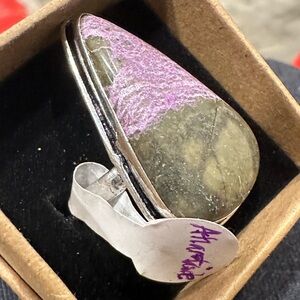 Spectacular Sterling silver with atlamitite stone